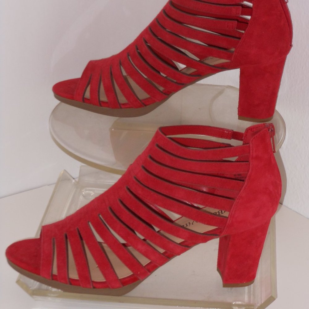 BELLA VISTA RED GENUINE SUEDE SANDALS SIZE 11 MEDIUM
